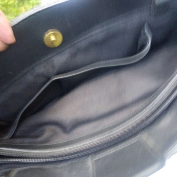 Vintage Women's Black Fossil handbag - Picture 8 of 8